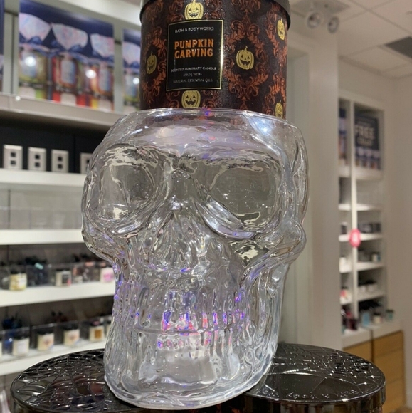 Bath & Body Works Light Up Skull Pedestal